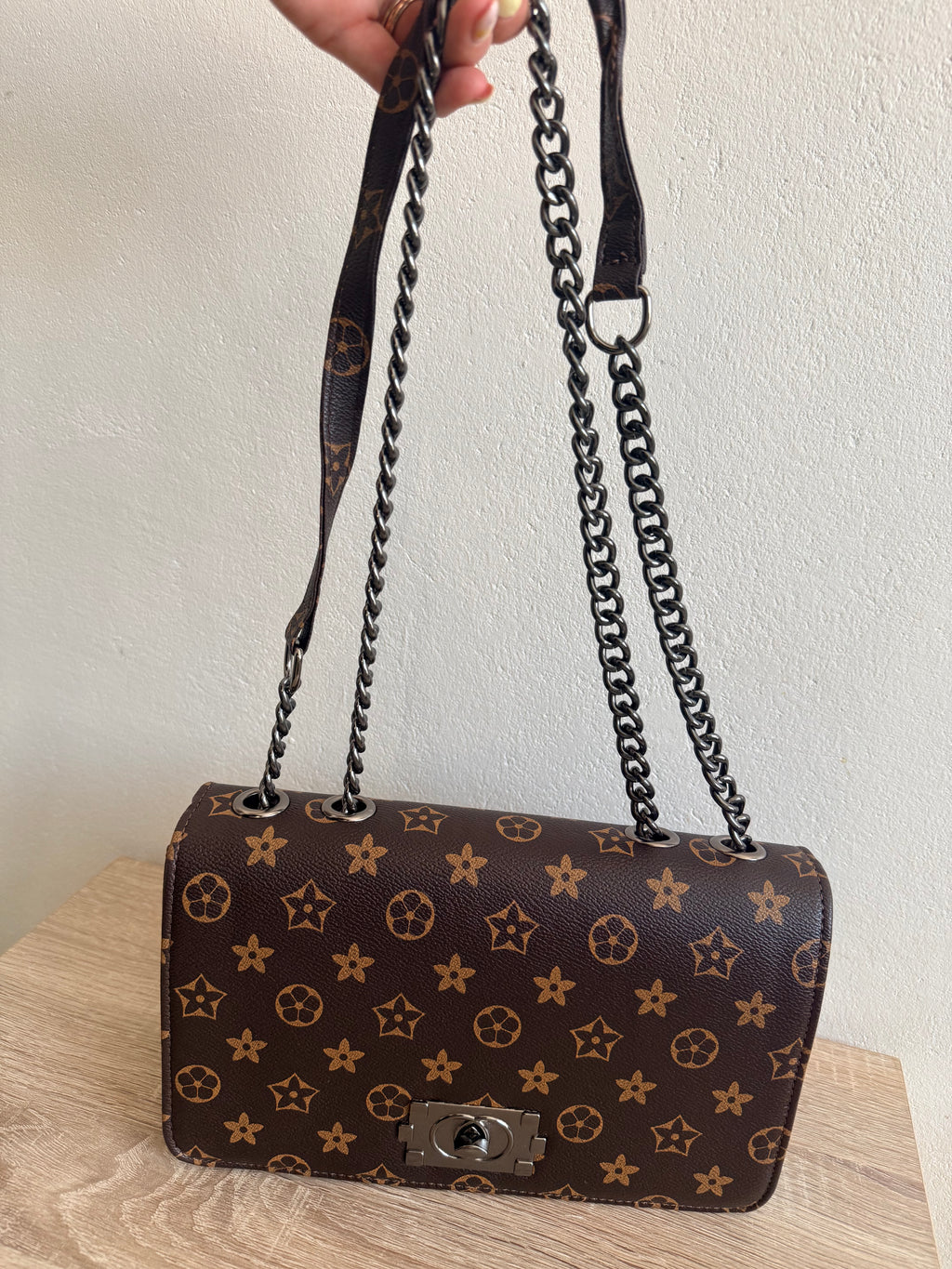 LV